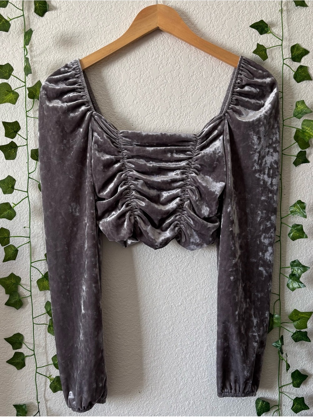 H&M Divided Women's Silver Crushed Velvet Ruched Long Sleeve Crop Top Size S